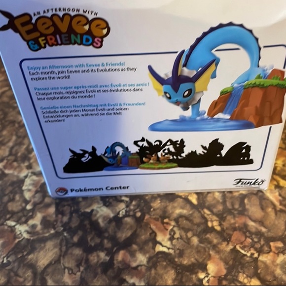 Friends of eevee vaporeon funko pop - Picture 4 of 4